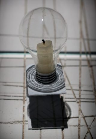 candela dentro lampadina di Damián Ortega blog di fotografia